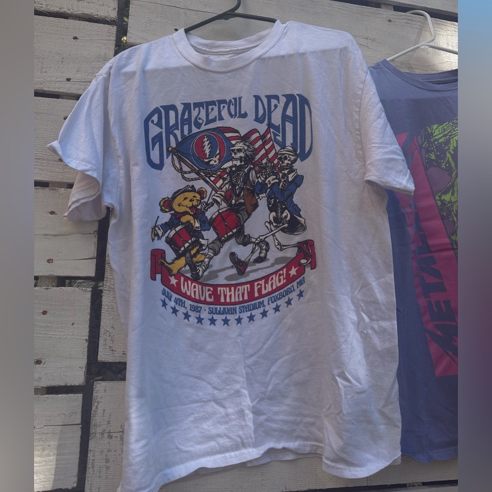 graphic t